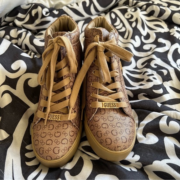 Guess Monogram Women’s Sneaker Wedges 7 Beige Casual Street y2K Street Style - Picture 4 of 11